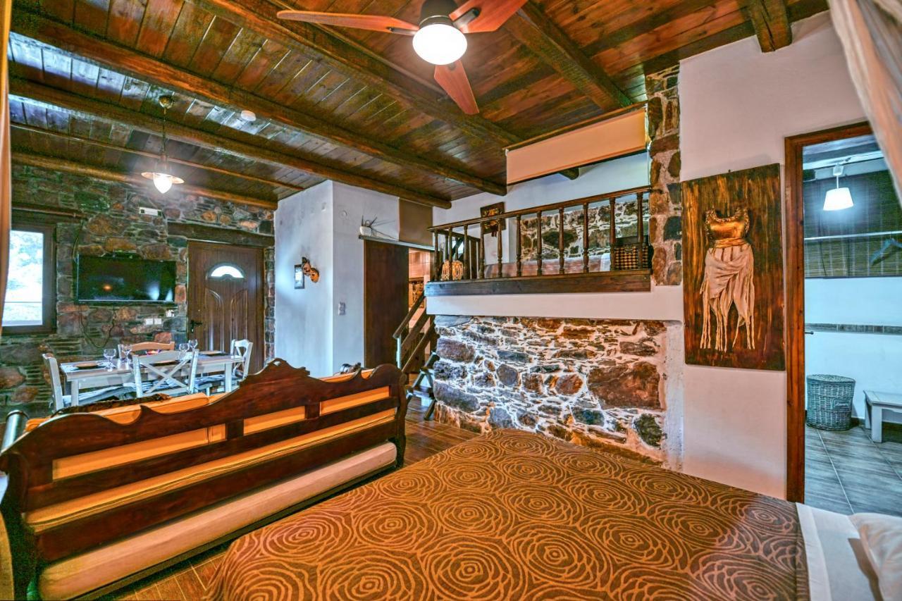 "Pefkopetro" Traditional House Keramotí Eksteriør billede