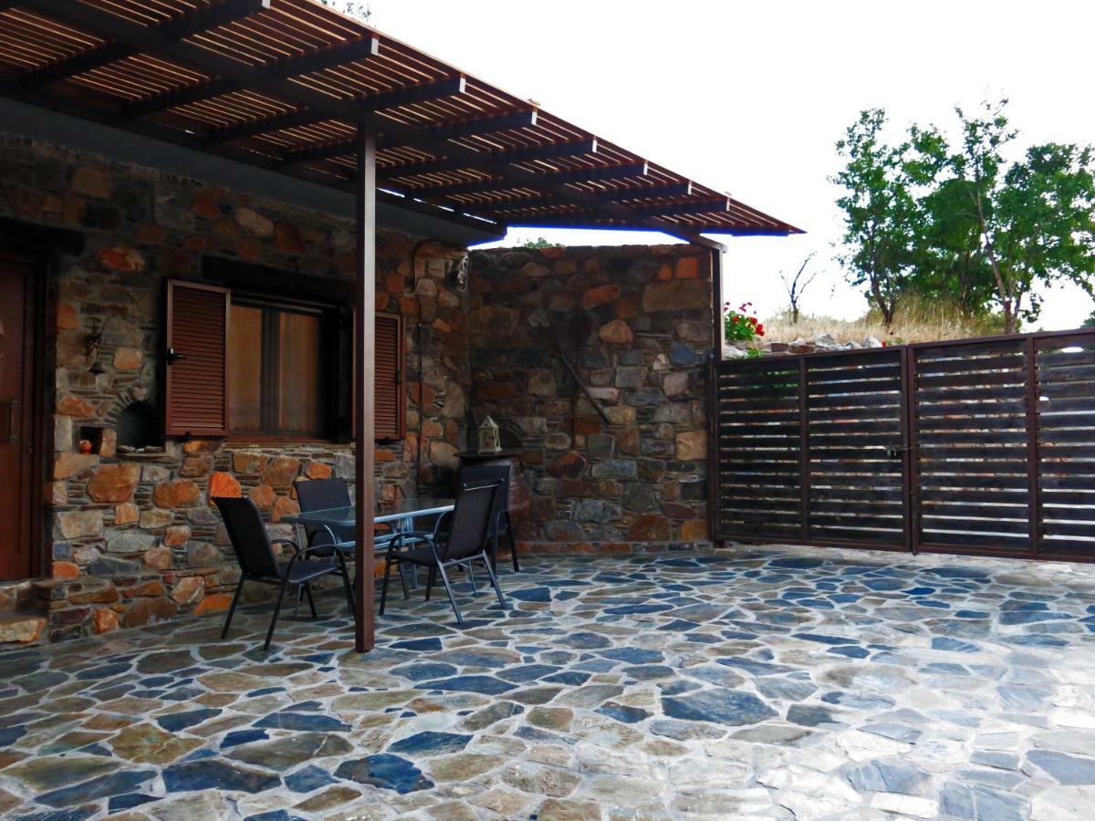 "Pefkopetro" Traditional House Keramotí Eksteriør billede