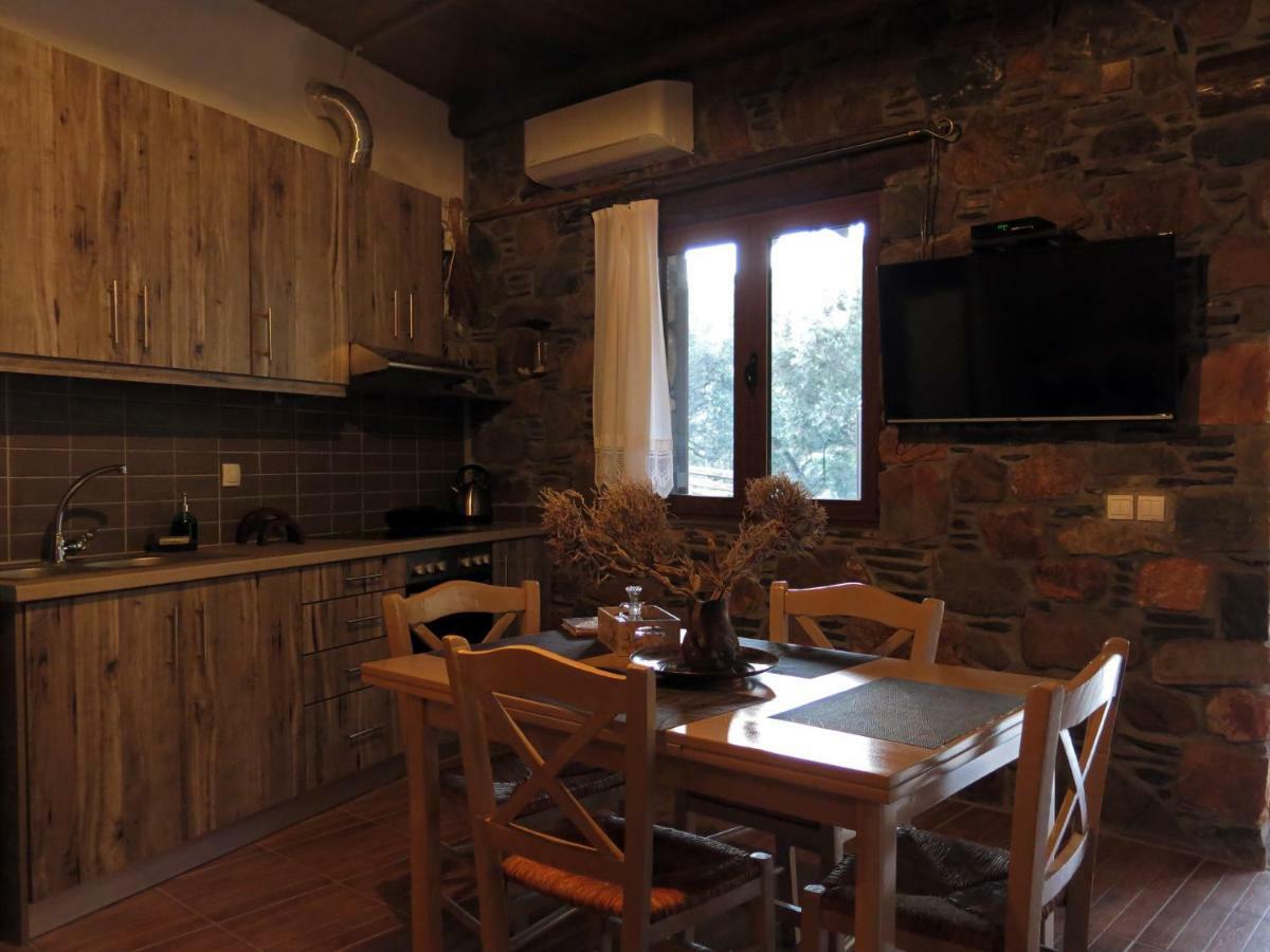 "Pefkopetro" Traditional House Keramotí Eksteriør billede